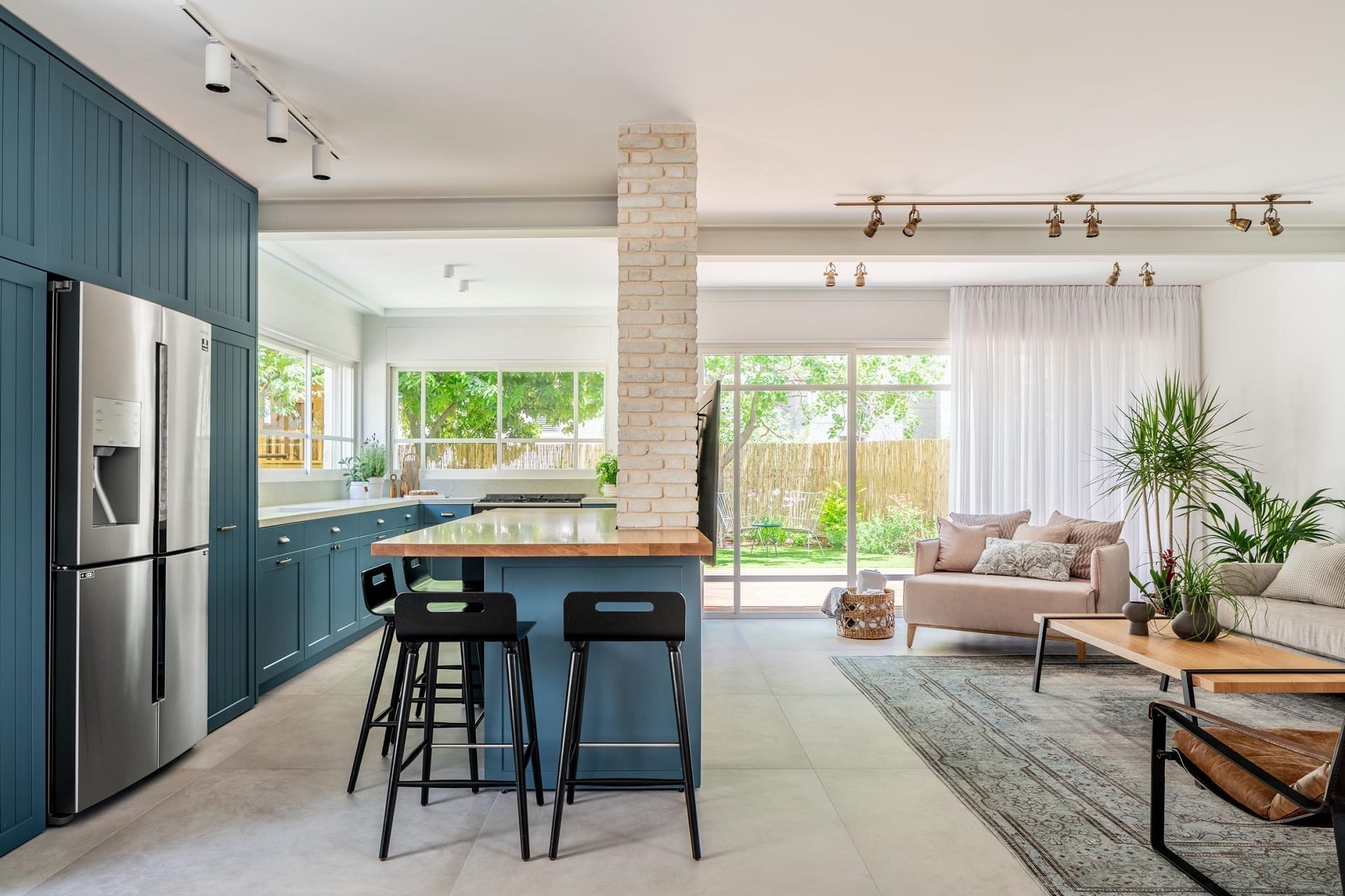 מטבח כחול - Semel Kitchens