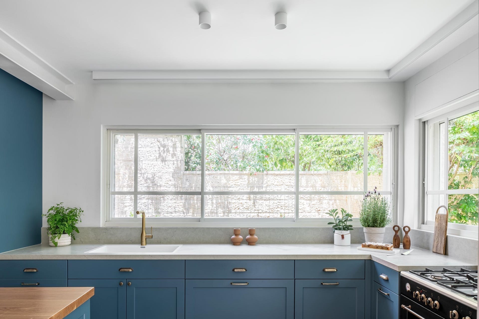 מטבח כחול - Semel Kitchens